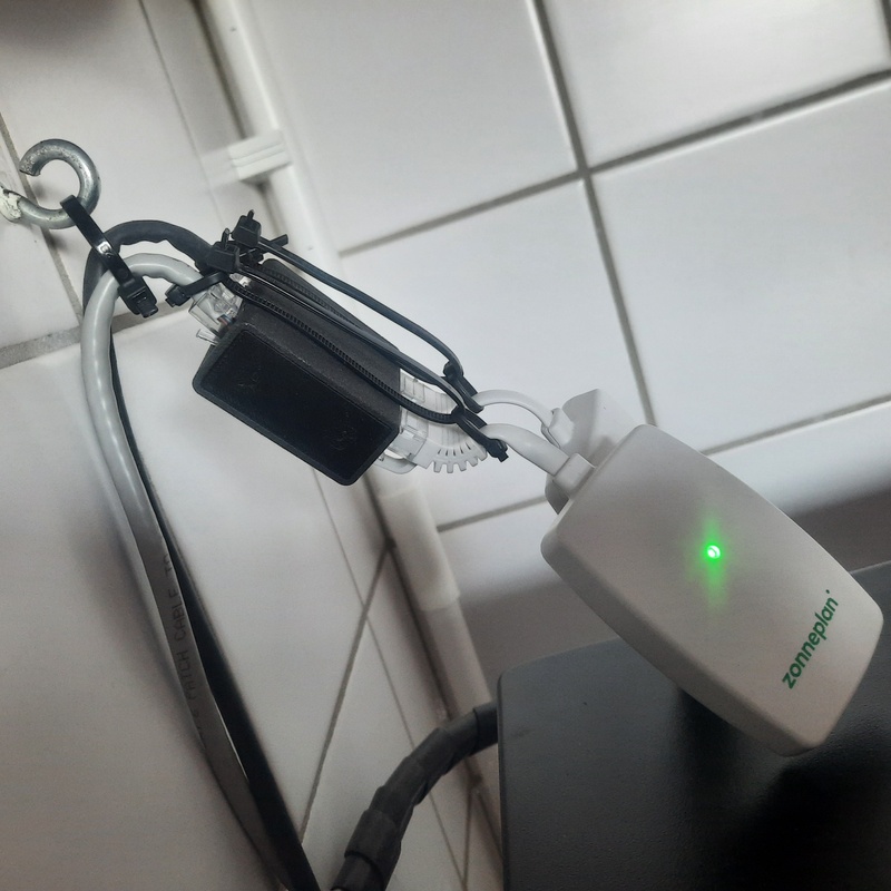 Afbeeldingslocatie: https://tweakers.net/i/Yux8w6CA8B6d5PmcVM0atbB8GHM=/800x/filters:strip_icc():strip_exif()/f/image/2l2GB9MvxWe3R10Ux9oM3bpK.jpg?f=fotoalbum_large