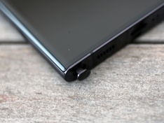 Samsung Galaxy S22 S-pen uit