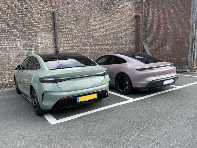 Afbeeldingslocatie: https://tweakers.net/i/YvPzDHD-EDQvRvv17MaDQiECmHE=/800x/filters:strip_icc():strip_exif()/f/image/uNS3eJgBj2BtVPUP6iCB7ATZ.jpg?f=fotoalbum_large