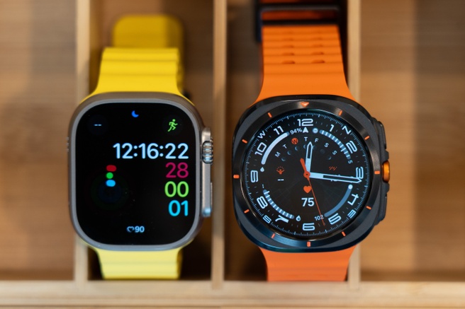 Apple Watch Ultra en Samsung Galaxy Watch Ultra