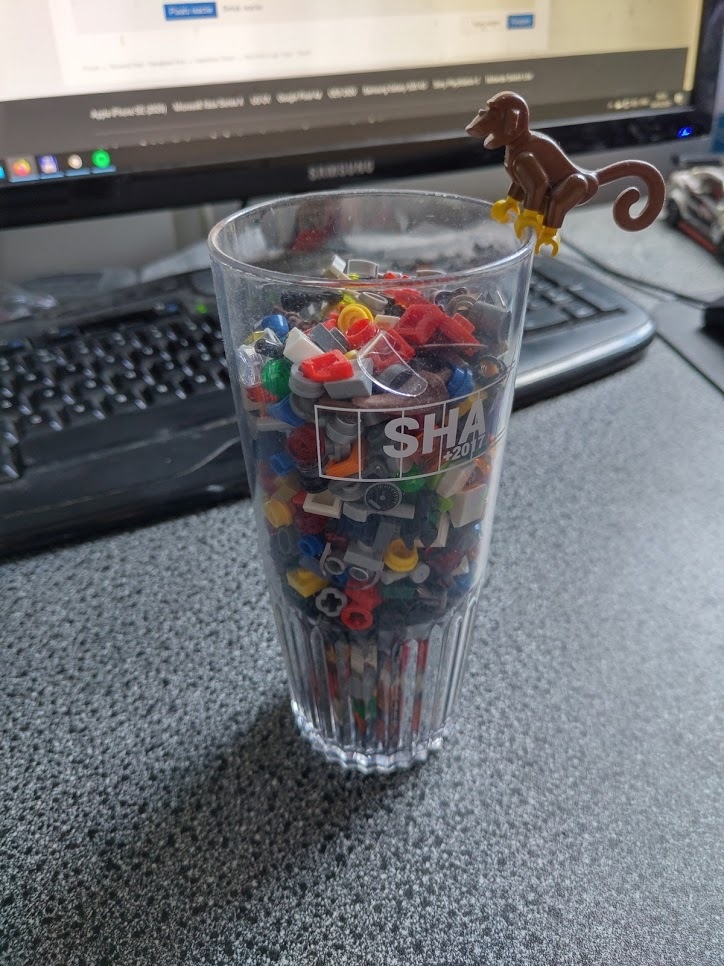 Afbeeldingslocatie: https://tweakers.net/i/Z1vjBHhT8pRhfn0uD0g_y_bvbIM=/full-fit-in/4920x3264/filters:max_bytes(3145728):no_upscale():strip_icc():fill(white):strip_exif()/f/image/8NLXWsc0siiC5JsIxRmWCmlt.jpg?f=user_large