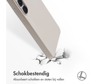 Accezz Liquid Silicone Backcover met MagSafe