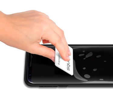 Spigen Curved Crystal