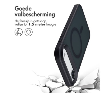 Accezz Rugged Frosted Backcover met MagSafe