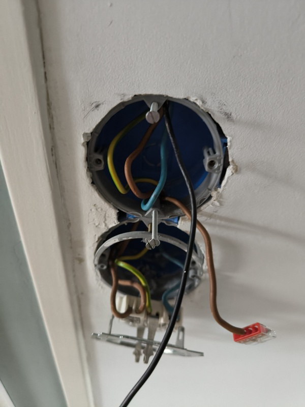 Afbeeldingslocatie: https://tweakers.net/i/ZAB0f8dtl4ZRSkKY159AF-UYnpY=/x800/filters:strip_icc():strip_exif()/f/image/gz4ywCPal9COeOZPZ5lo7oOL.jpg?f=fotoalbum_large