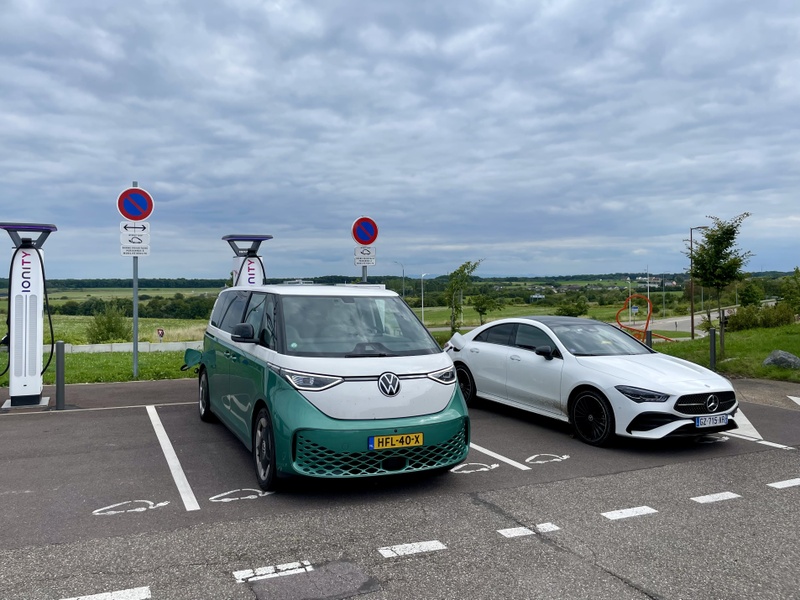 Afbeeldingslocatie: https://tweakers.net/i/ZABKIrtN_LmeCcbF2ChF78xY8Ak=/800x/filters:strip_icc():strip_exif()/f/image/XGOBTpiiBkyo0VWTIYUtTl8u.jpg?f=fotoalbum_large