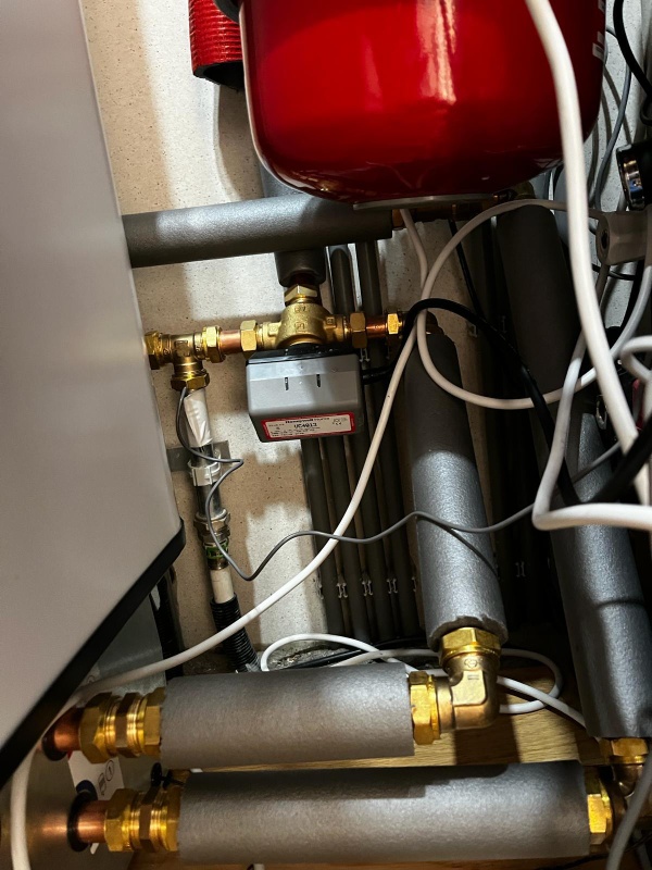 Afbeeldingslocatie: https://tweakers.net/i/ZAG_Hr2DrEV7x8AmxEOW5owz5T0=/x800/filters:strip_icc():strip_exif()/f/image/0CbiSdu6KV8GEzjwpaCwfC2j.jpg?f=fotoalbum_large