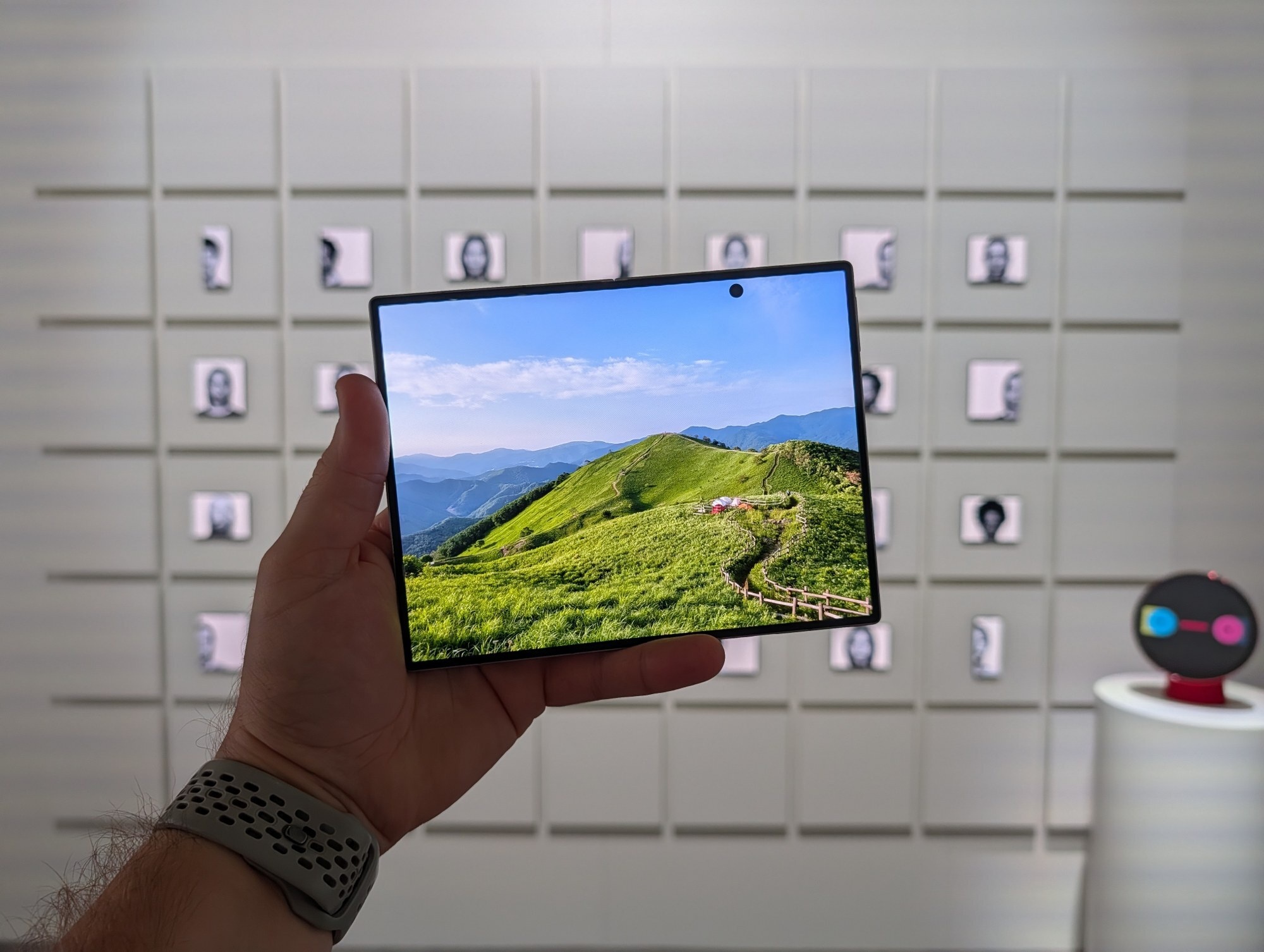 Samsung Galaxy Z Fold 8