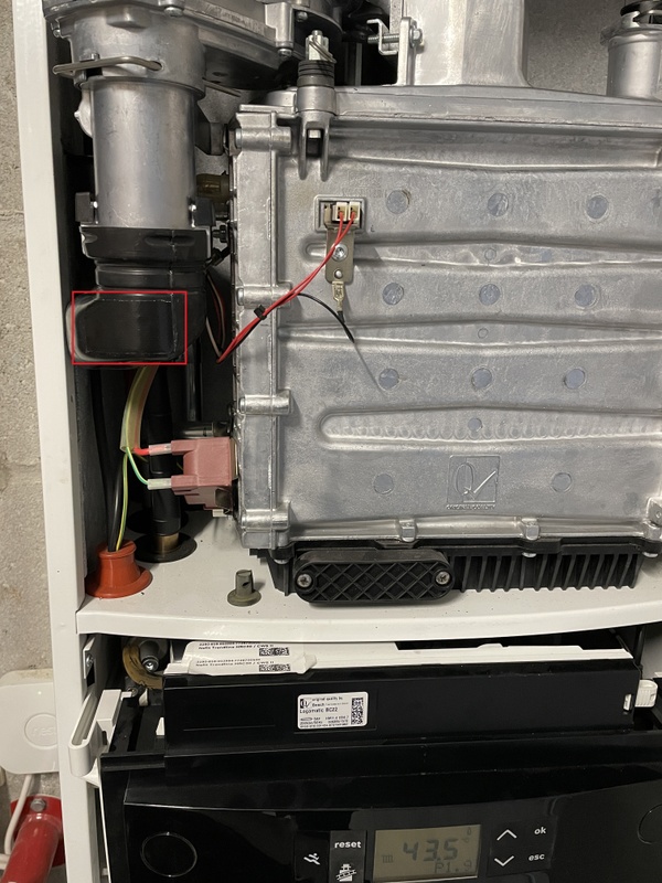 Afbeeldingslocatie: https://tweakers.net/i/ZCYEzDR0p3EtmwvjrfZFKHO-Mos=/x800/filters:strip_icc():strip_exif()/f/image/aWCA5iGACaHudGYxb1LGbmFf.jpg?f=fotoalbum_large