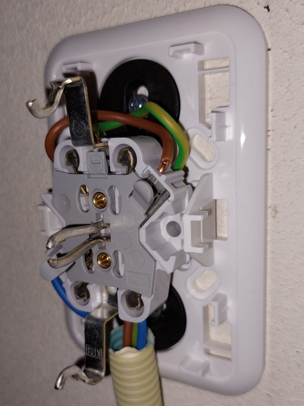 Afbeeldingslocatie: https://tweakers.net/i/ZL6xftvQe9IzpcVtLibqzcaJEec=/x800/filters:strip_icc():strip_exif()/f/image/D3fA6EIsgoRIkxRDXhAMYlAx.jpg?f=fotoalbum_large