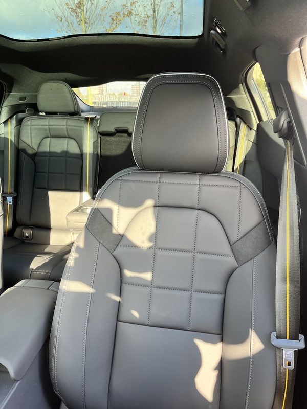 Afbeeldingslocatie: https://tweakers.net/i/ZNvM-QWExdvAjGvqexYbdddOVxo=/x800/filters:strip_icc():strip_exif()/f/image/s0w1XFwSMcX6GMCpVyJq8E8M.jpg?f=fotoalbum_large