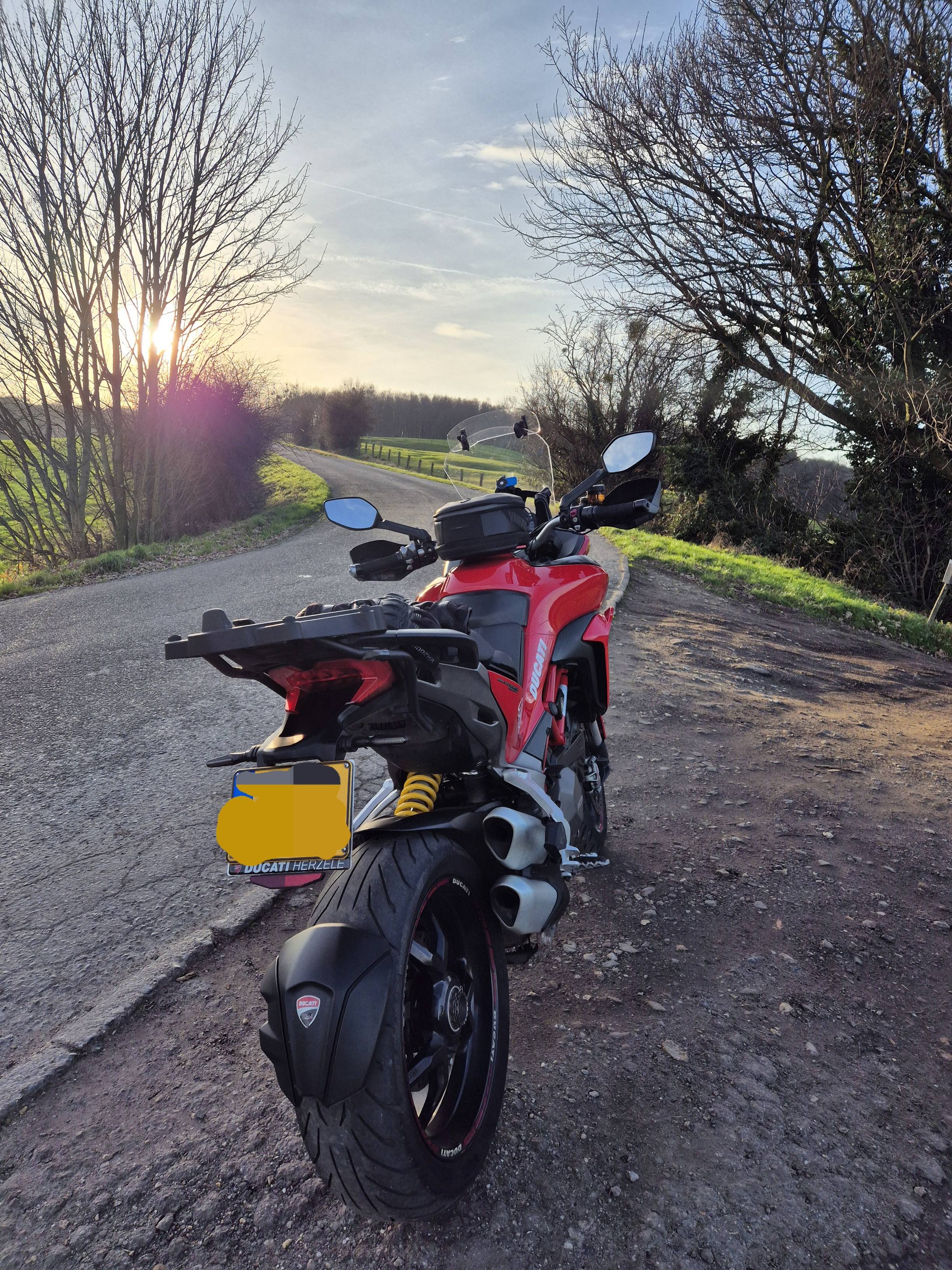 Afbeeldingslocatie: https://tweakers.net/i/ZPSRd6DkOHiK9et5asA199ikjqw=/fit-in/4920x3264/filters:max_bytes(3145728):no_upscale():strip_icc():strip_exif()/f/image/ivmfE2gZF7oqjff6y2KHeAUc.jpg?f=user_large