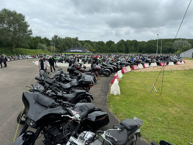 Afbeeldingslocatie: https://tweakers.net/i/ZU4kSn6I4lw2mYkidiusk421noI=/800x/filters:strip_icc():strip_exif()/f/image/bVj8F3YumkLA89kxKlynh0mY.jpg?f=fotoalbum_large