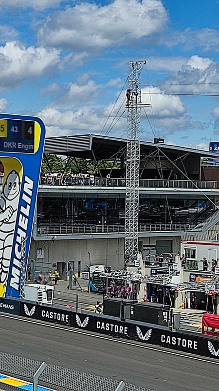 Afbeeldingslocatie: https://tweakers.net/i/ZUiFDKYsIEA1M4QNDzs_Gs5dDWI=/x800/filters:strip_icc():strip_exif()/f/image/snahOlfgv7oMUtZAOiXVoRPu.jpg?f=fotoalbum_large