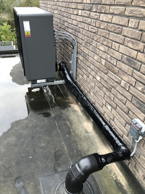 Afbeeldingslocatie: https://tweakers.net/i/ZYYh9hK_4cAIIiMGWf4R3d9wAl0=/x800/filters:strip_icc():strip_exif()/f/image/VzG26nQyPyR5YqfcIjcFSRnn.jpg?f=fotoalbum_large