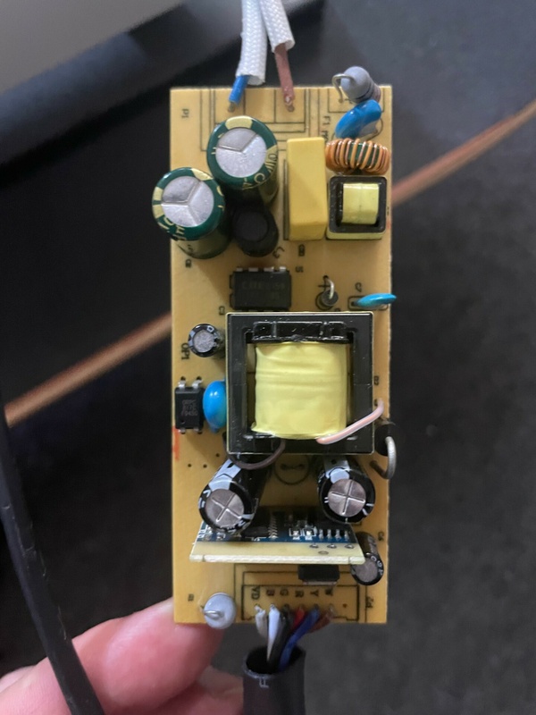Afbeeldingslocatie: https://tweakers.net/i/ZcBbIRHGzeYE2Wo8mm-v7gYYT5w=/x800/filters:strip_icc():strip_exif()/f/image/sGmb8i4suopm1ezVWz3CeQom.jpg?f=fotoalbum_large