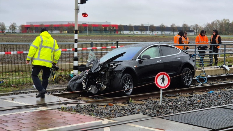 Afbeeldingslocatie: https://tweakers.net/i/ZgNnhSf5AJQoXKSmBcVLix-Fl-M=/800x/filters:strip_icc():strip_exif()/f/image/ytSLNZV84U91HZsSCRrBCn7e.jpg?f=fotoalbum_large