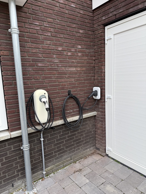 Afbeeldingslocatie: https://tweakers.net/i/ZgcVc75Iohxl9FLUlv7WqginATg=/x800/filters:strip_icc():strip_exif()/f/image/TGV79wAhYlkamCd3SahbMy3s.jpg?f=fotoalbum_large