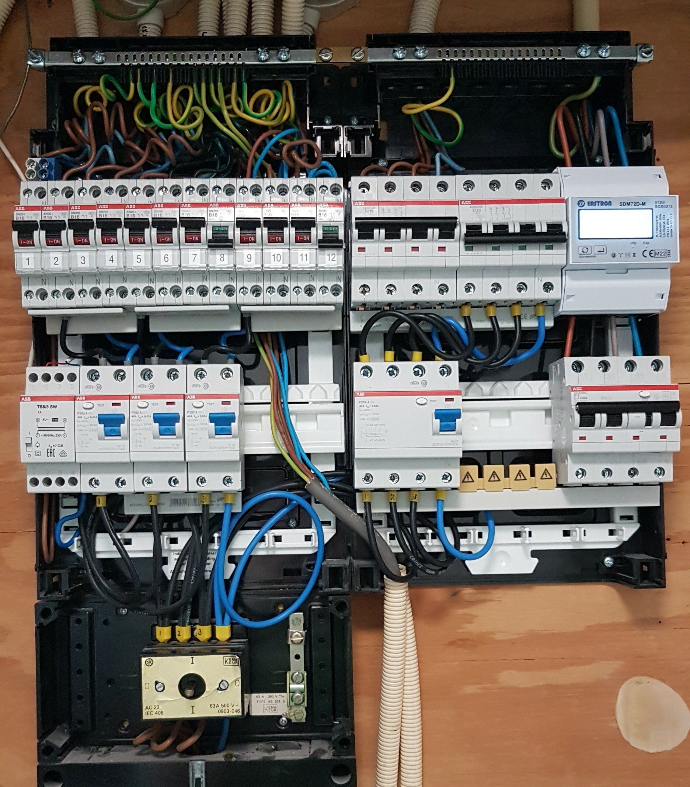 Afbeeldingslocatie: https://tweakers.net/i/ZhcJSsjr07THdSRwMsVHGQeZF7k=/full-fit-in/4920x3264/filters:max_bytes(3145728):no_upscale():strip_icc():fill(white):strip_exif()/f/image/FYyv2fWNxn5vSgNyh0Bdsn4M.jpg?f=user_large