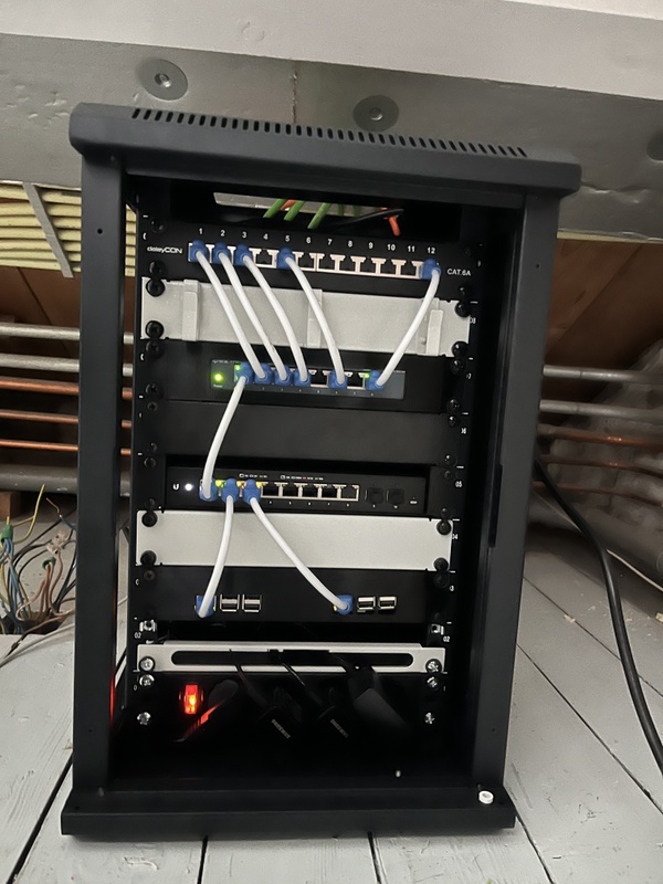 Afbeeldingslocatie: https://tweakers.net/i/Zj6U-I5y8uPPEeSopb7Qnge2B90=/x800/filters:strip_icc():strip_exif()/f/image/PvNCrgf00AIQ3AxPO0kguqE7.jpg?f=fotoalbum_large