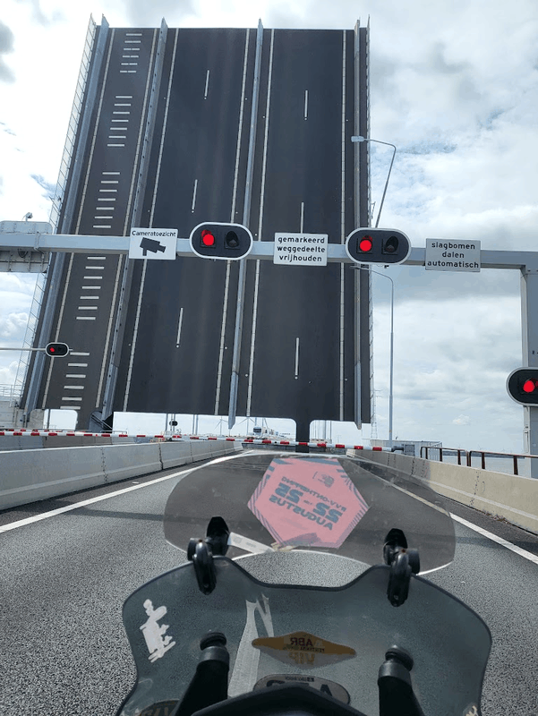 Afbeeldingslocatie: https://tweakers.net/i/ZtYTzmDKislxA68HHSA6IhYKCFk=/x800/filters:strip_exif()/f/image/2R7SizWC6spQXibeZ5BO6Wsp.png?f=fotoalbum_large