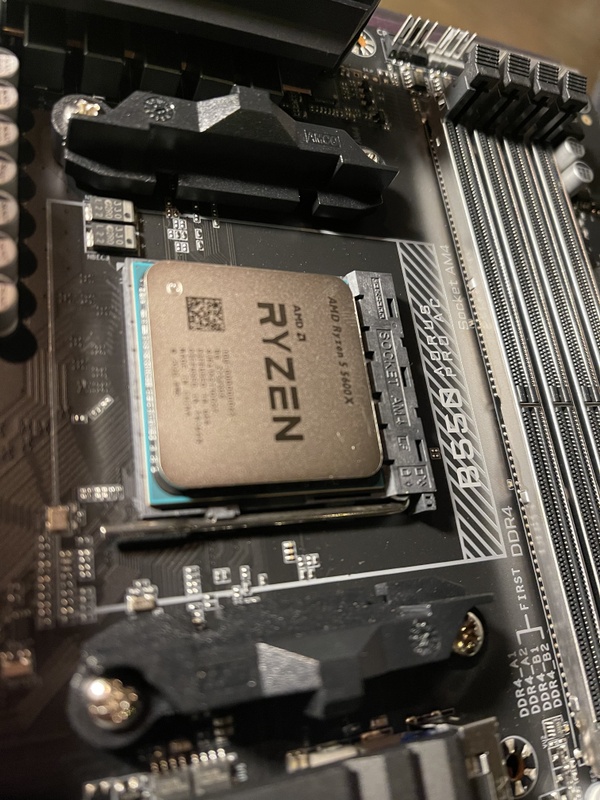 Afbeeldingslocatie: https://tweakers.net/i/ZwZb1xisZsZ6mpooUnDKt2hXsKs=/x800/filters:strip_icc():strip_exif()/f/image/kIisyJW40Vaoamst8OqJG26n.jpg?f=fotoalbum_large