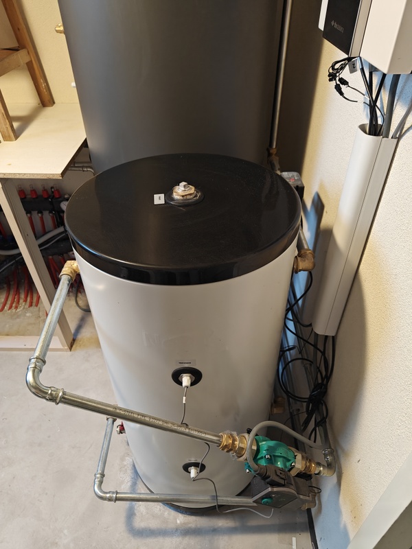 Afbeeldingslocatie: https://tweakers.net/i/_-g0izwyf_rJEgXsgsD6uw5HQvw=/x800/filters:strip_icc():strip_exif()/f/image/4iBUN9EgTVra2xwXRseZRDKu.jpg?f=fotoalbum_large