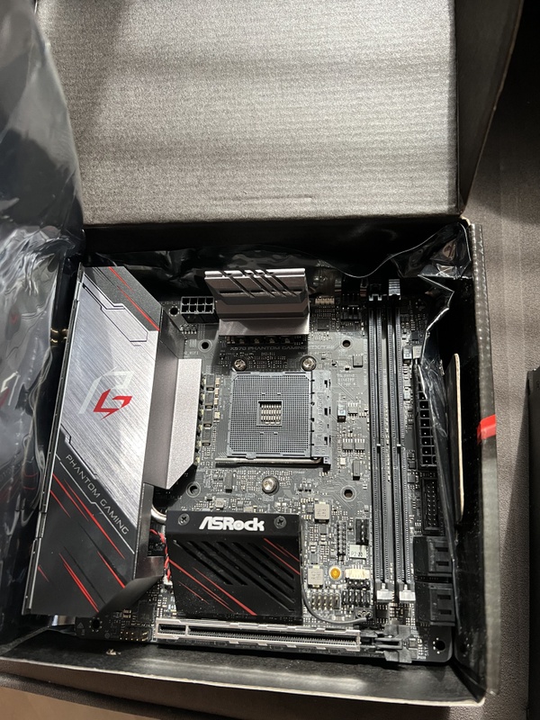 Afbeeldingslocatie: https://tweakers.net/i/_5yllPNln8ingrjh3UcgCmedepc=/x800/filters:strip_icc():strip_exif()/f/image/I87BjQ0sQgQrW9TXbZaquyXn.jpg?f=fotoalbum_large