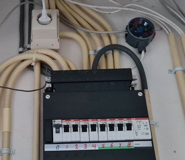 Afbeeldingslocatie: https://tweakers.net/i/_9ntWa5l6mp-GYDxS2DqQX38-Xg=/full-fit-in/4920x3264/filters:max_bytes(3145728):no_upscale():strip_icc():fill(white):strip_exif()/f/image/3R2VYGg18cRkEGX7myUlZ1Yt.jpg?f=user_large