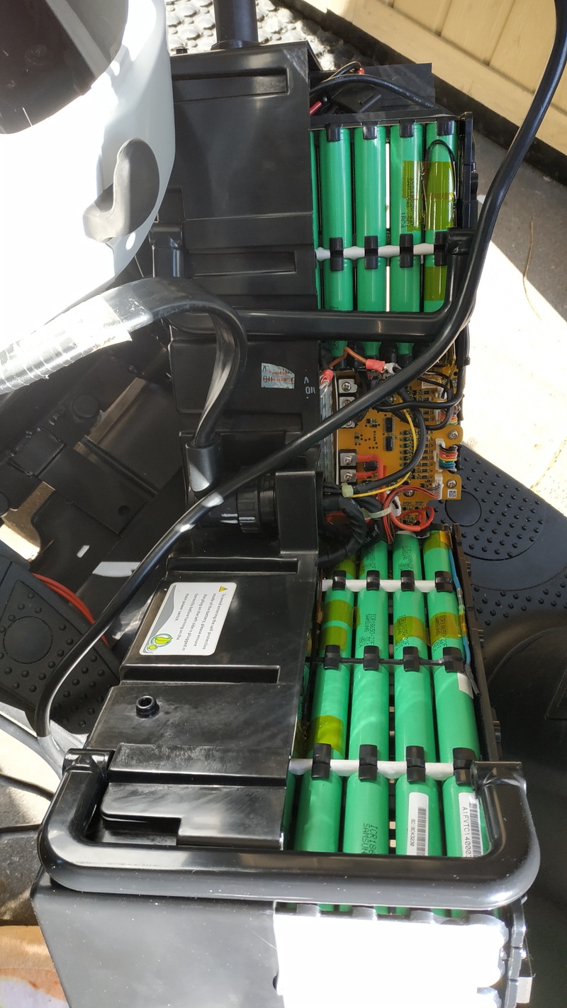 Afbeeldingslocatie: https://tweakers.net/i/_9xBMKggEaBwxKPOCSMN9ND95WI=/800x/filters:strip_icc():strip_exif()/f/image/eXMlkP0giBWQIN3N9mq5eSc4.jpg?f=fotoalbum_large