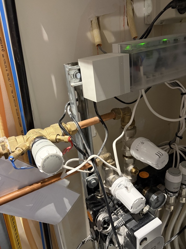 Afbeeldingslocatie: https://tweakers.net/i/_BYMA2Vdz8GBJJEfCcXqRHfCu58=/x800/filters:strip_icc():strip_exif()/f/image/yGuxQRcOYvKTSBMVqkkx5OKy.jpg?f=fotoalbum_large