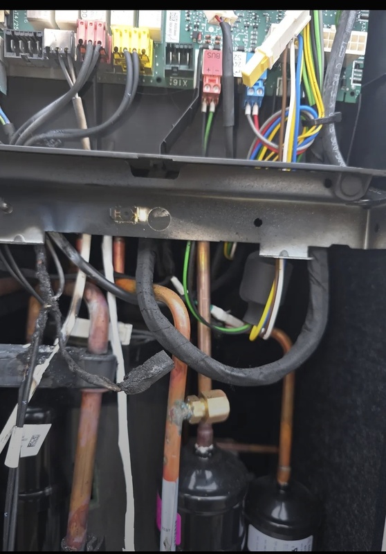 Afbeeldingslocatie: https://tweakers.net/i/_Bj6yuO89mx2x9KhYGDV0JYrGVM=/x800/filters:strip_icc():strip_exif()/f/image/huXmnn95KWknAgp9KWUukYoK.jpg?f=fotoalbum_large