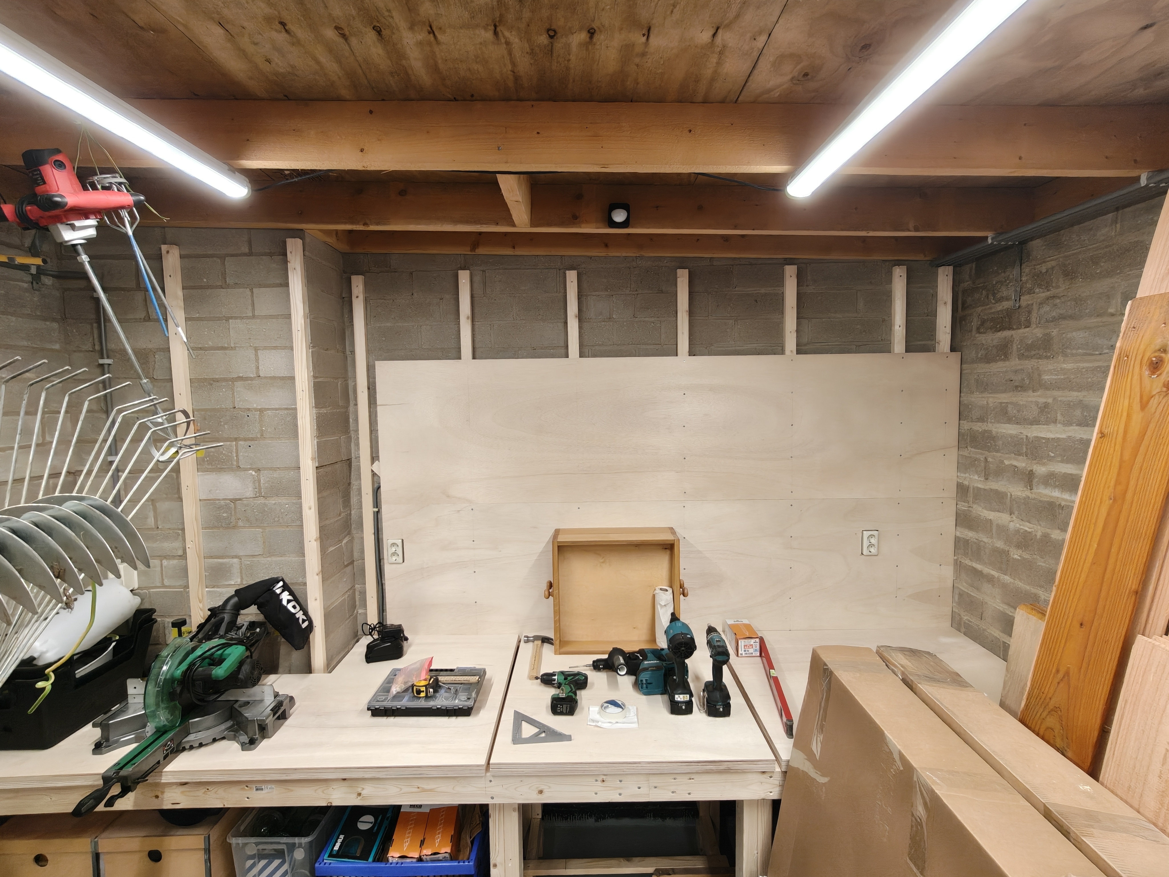 Afbeeldingslocatie: https://tweakers.net/i/_CzGOw94Pu2VQ0AiGv3oVEs7jYs=/fit-in/4920x3264/filters:max_bytes(3145728):no_upscale():strip_icc():strip_exif()/f/image/SdoCpPcqj88xff1AtV12mhzk.jpg?f=user_large