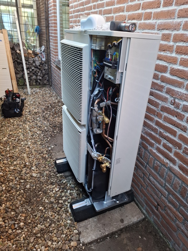 Afbeeldingslocatie: https://tweakers.net/i/_G5v3_R0Ggo-vDFEYTVmpr9Olfg=/x800/filters:strip_icc():strip_exif()/f/image/MzoWtOaYD2zrBCQAsNXAZrfg.jpg?f=fotoalbum_large