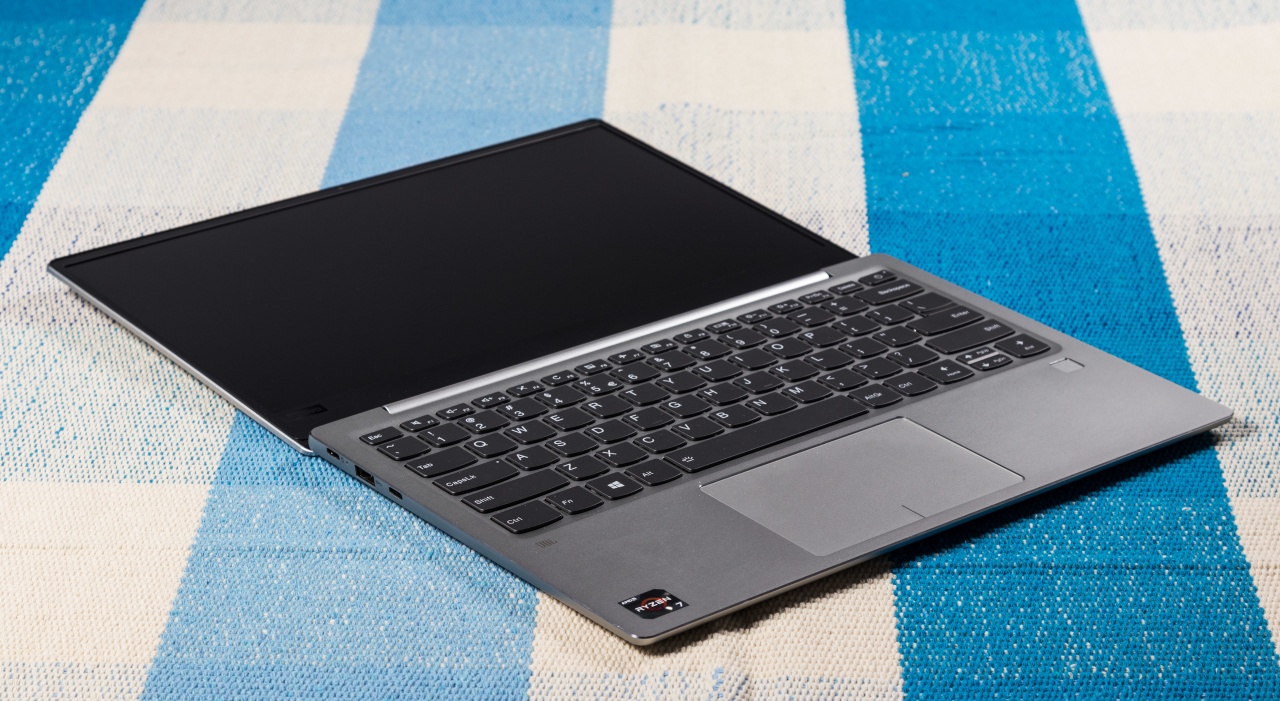 Lenovo 720S-13ARR Review - Tweakers