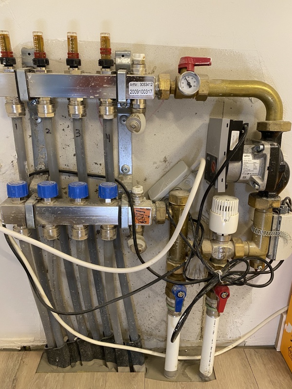 Afbeeldingslocatie: https://tweakers.net/i/_M5ikeaCCSmmjpQLh-wzMKysIgA=/x800/filters:strip_icc():strip_exif()/f/image/X6r9Iu1rwdPlW9dR45Z4SIo7.jpg?f=fotoalbum_large