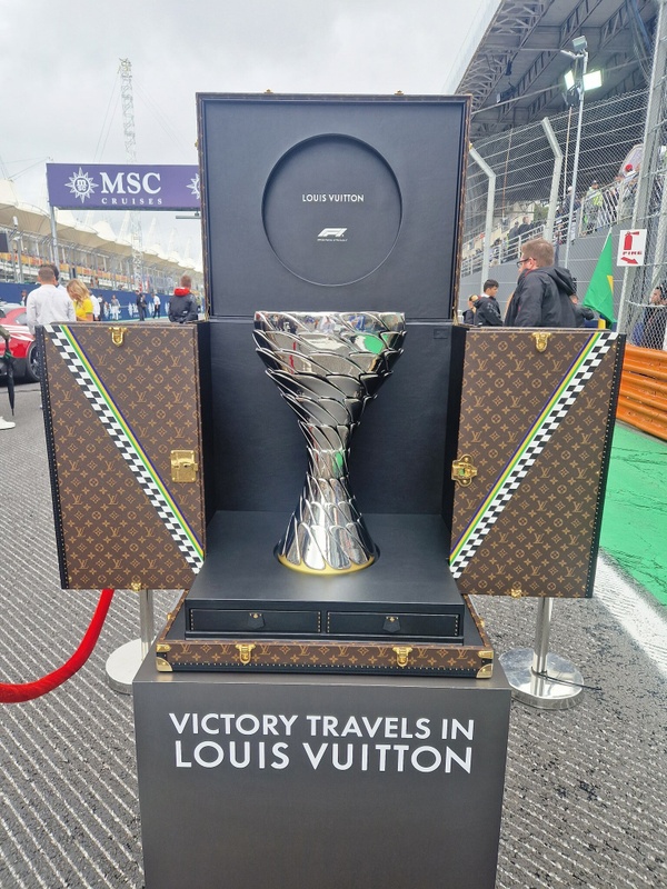 Afbeeldingslocatie: https://tweakers.net/i/_VP-tgjhc-SZXPj0ozR2aSAzRgA=/x800/filters:strip_icc():strip_exif()/f/image/dVMI0mFD7IC5rqWfzma0M0u6.jpg?f=fotoalbum_large