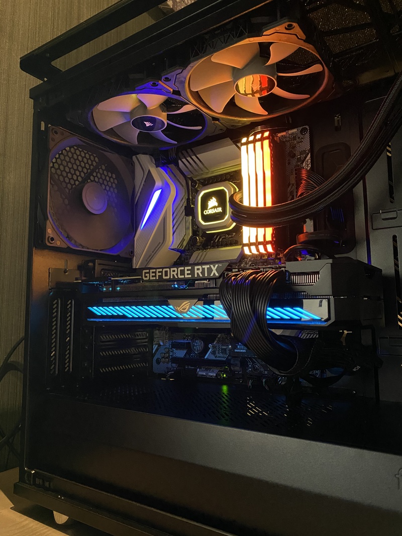 Afbeeldingslocatie: https://tweakers.net/i/_ct-OP9xpjAp_2uamZaxHp5oGPI=/800x/filters:strip_icc():strip_exif()/f/image/CVMxX4TBez7gKGpwNpQzJgg7.jpg?f=fotoalbum_large