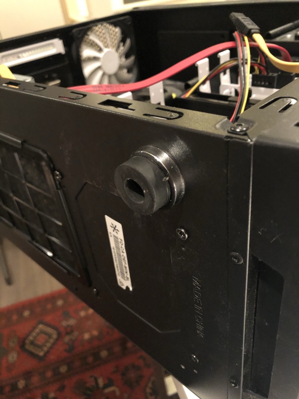 Afbeeldingslocatie: https://tweakers.net/i/_euqi92rm7syWChJehlqN71NiJY=/x800/filters:strip_icc():strip_exif()/f/image/BpV8YDQ8iQLjpqsxbXduazyY.jpg?f=fotoalbum_large