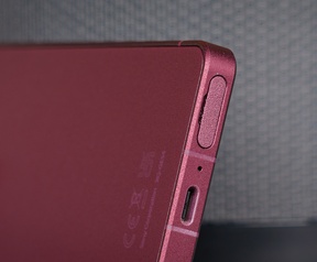 Sony Xperia 1 VIII - Simkaartslot en audiojack