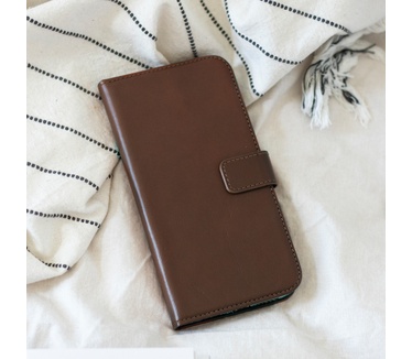 Selencia Echt Lederen Bookcase iPhone 12 (Pro) - Bruin