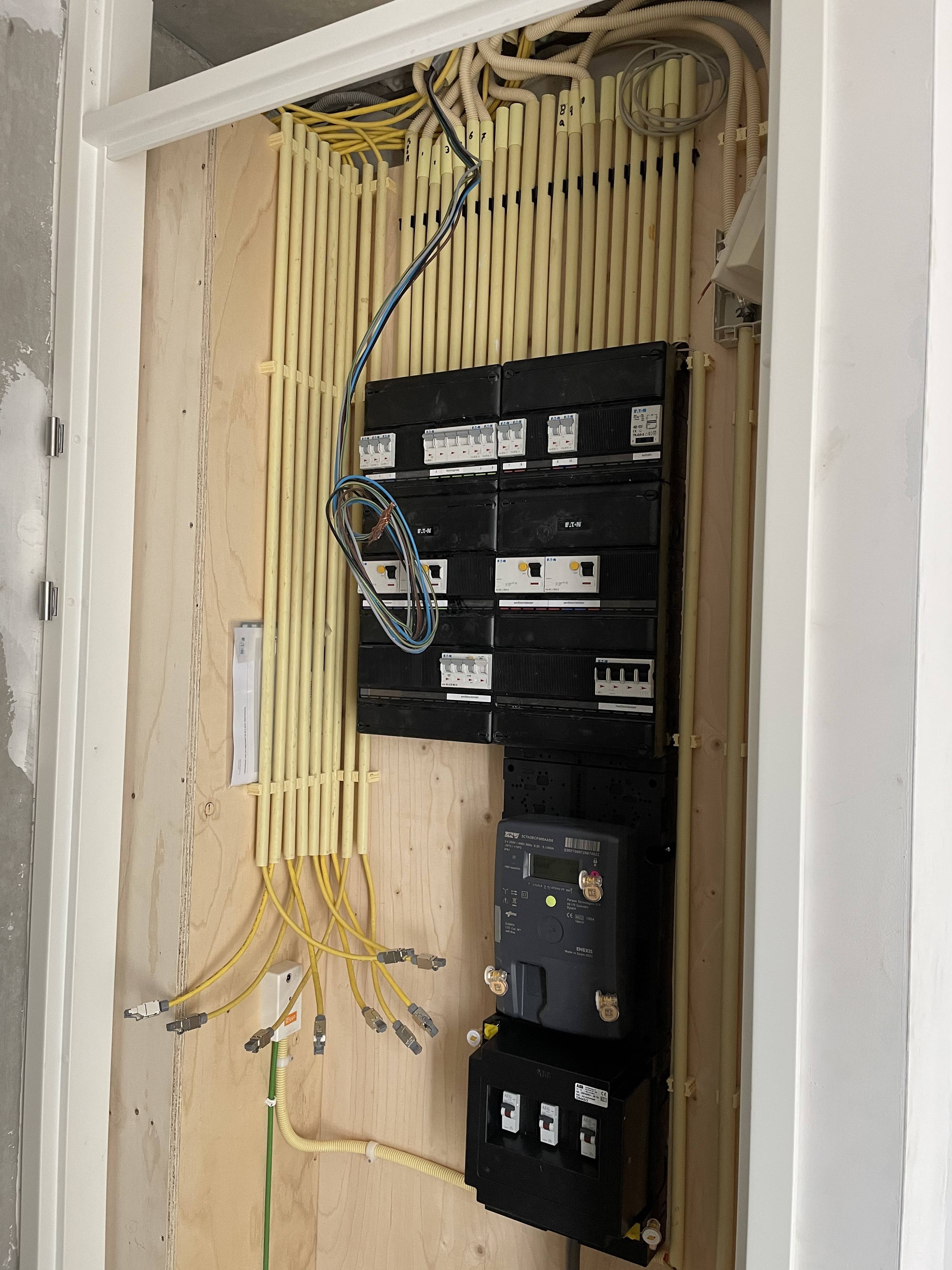 Afbeeldingslocatie: https://tweakers.net/i/_w9vCWVzfHDI2vuhfzKMaU2SWUg=/full-fit-in/4920x3264/filters:max_bytes(3145728):no_upscale():strip_icc():fill(white):strip_exif()/f/image/3KpxNb18duK44L2DlTOEemfW.jpg?f=user_large