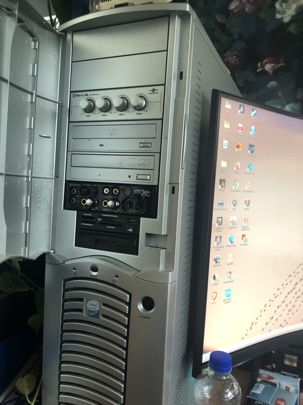 Afbeeldingslocatie: https://tweakers.net/i/_ynj7_556ZXrllCRYC1dDJbPGrA=/x800/filters:strip_icc():strip_exif()/f/image/gBhDKOosSQxXBlAW9taaVNOF.jpg?f=fotoalbum_large