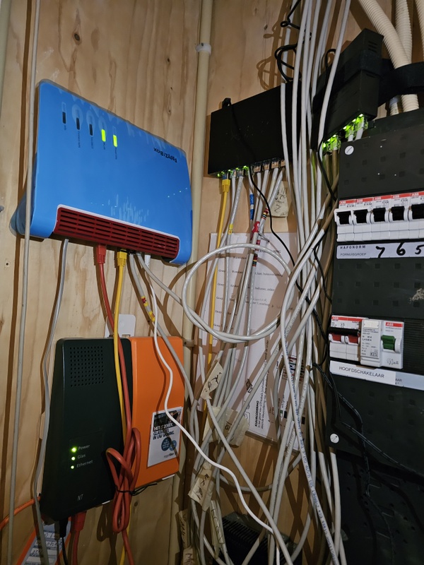 Afbeeldingslocatie: https://tweakers.net/i/a1C5-FD9cqTgRwxOe-TGctsrURY=/x800/filters:strip_icc():strip_exif()/f/image/ER1T5dom0UhgqGGgI7OFC3Ma.jpg?f=fotoalbum_large