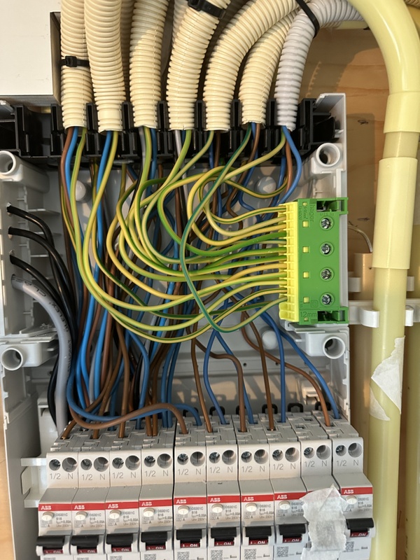Afbeeldingslocatie: https://tweakers.net/i/aAjCx6k_QWlYw3uhd6WVCkWlURo=/x800/filters:strip_icc():strip_exif()/f/image/SUKJrqtdjSGOThlLDD6cLUTx.jpg?f=fotoalbum_large