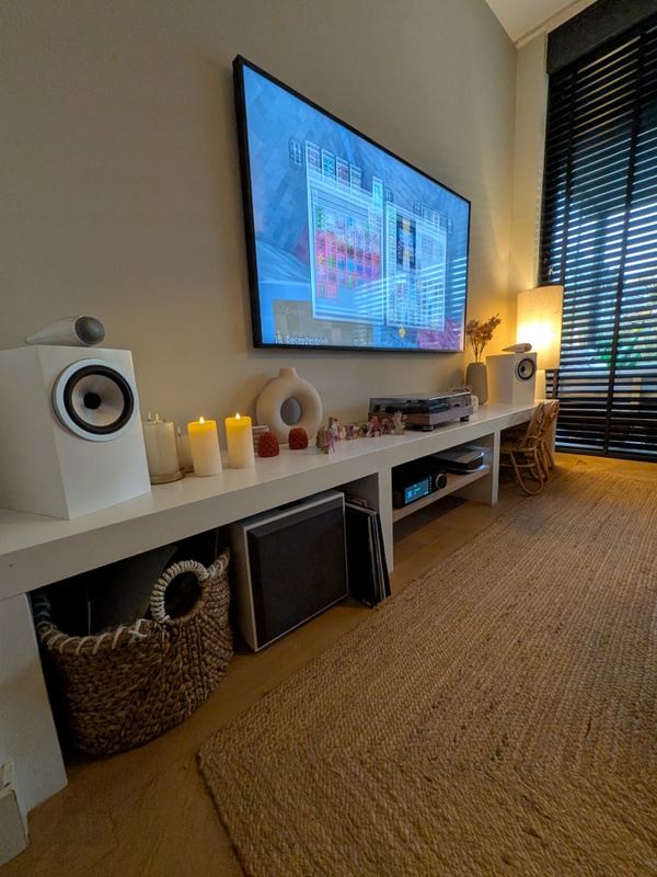 Afbeeldingslocatie: https://tweakers.net/i/aGqEOLAtuQTThXRUeOY3i9kOFNw=/x800/filters:strip_icc():strip_exif()/f/image/vVEQC67WfB2bkuaY8cuTsiEm.jpg?f=fotoalbum_large