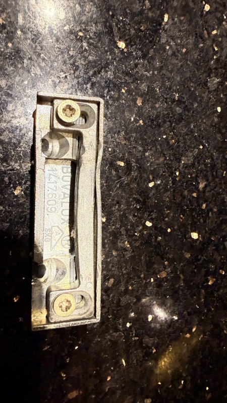 Afbeeldingslocatie: https://tweakers.net/i/aJA9PUu4rukBABfZXHKHb6f7L9A=/x800/filters:strip_icc():strip_exif()/f/image/YMr8LeB3VXvEznSOqur7oY6O.jpg?f=fotoalbum_large