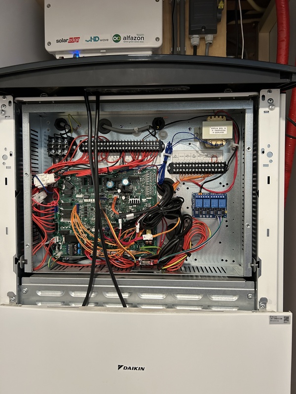 Afbeeldingslocatie: https://tweakers.net/i/aS7yXfccaJFJlganUkb_7amXmQQ=/x800/filters:strip_icc():strip_exif()/f/image/d8hwbZsH4XDCE9XXDxT3VEeK.jpg?f=fotoalbum_large