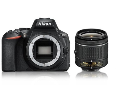 Nikon D5600 + AF-P DX 18-55mm VR + 16GB SD