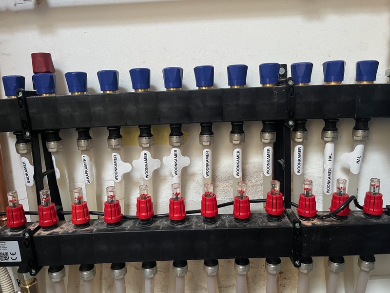 Afbeeldingslocatie: https://tweakers.net/i/aYEyyumUnd24C4_BSVyt32l89J0=/800x/filters:strip_icc():strip_exif()/f/image/A5kXHHt6TWb3QSXWhqXmQCJH.jpg?f=fotoalbum_large